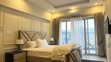 4 slaapkamers, een strijkplank/strijkijzer, wifi, beddengoed