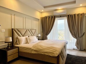 4 bedrooms, iron/ironing board, WiFi, bed sheets - 4BR Penthouse: Sky-High Luxury with Margalla views. (Islamabad)