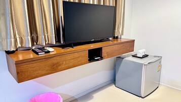 Dobbeltrom – superior | Skrivebord, strykejern/-brett, wi-fi (inkludert) og sengetøy