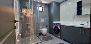 Huis, toegankelijk voor mindervaliden | 2 slaapkamers, een bureau