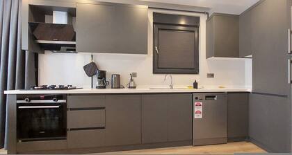 New Flat Large Living Space 3 Close to Lara Beach