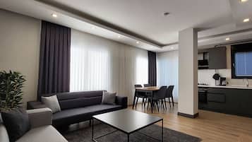 Apartment | 3 bedrooms, desk, Internet