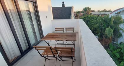 New Flat Large Living Space 5 Close to Lara Beach