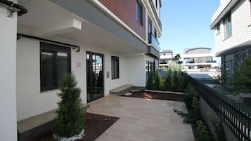 Apartment | 3 bedrooms, desk, Internet