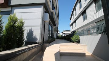 Apartment | 3 bedrooms, desk, Internet