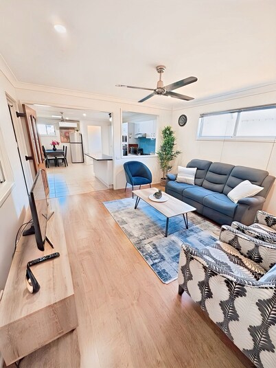 Entire Home- 5 Min to Parramatta,Westmead Hospital,Commbank stadium