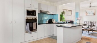 The Urban Cozy Cottage - Home - 5 Mins to Parramatta/Westmead Hospital/WSU
