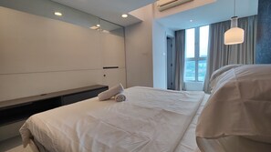 2 Schlafzimmer, Zimmersafe, Schreibtisch, Bügeleisen/Bügelbrett