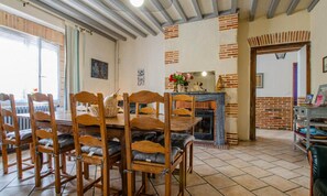 Dining - House 8 People (Méry-sur-Seine)