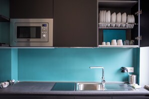 Superior-Apartment | Eigene Küche | Großer Kühlschrank, Mikrowelle, Herdplatte, Geschirrspüler