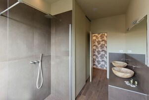 Family Penthouse, City View | Bathroom | Shower, hair dryer, towels, soap