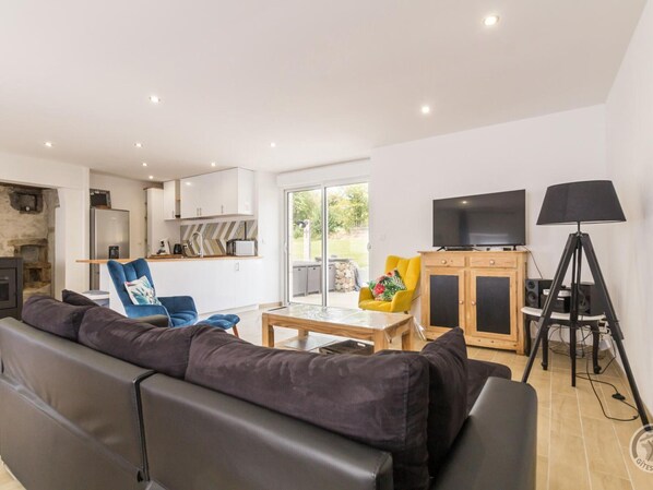 Télévision, cheminée