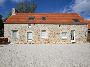 Exterior - Stone family home with spa and garden in Tollevast (Tollevast)