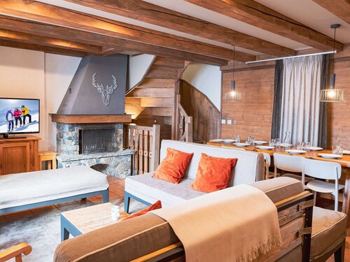 Triplex chalet in Val Thorens - 10 people, fireplace, 50m from slopes