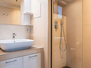 Toallas y papel de baño 