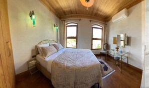 Free WiFi, bed sheets - Sofia Konaklama (Istanbul)