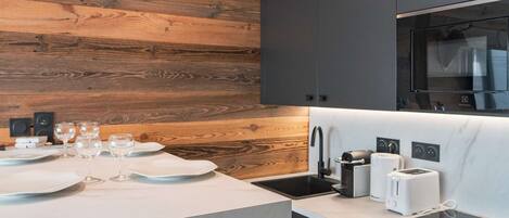 Fridge, microwave, dishwasher, coffee/tea maker