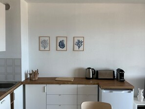 Réfrigérateur, micro-ondes, lave-vaisselle