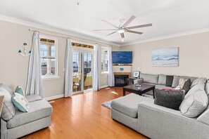 Televisión y oficina 