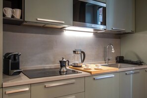 Fridge, microwave, stovetop, dishwasher - Confort Collection Trastevere (Roma)