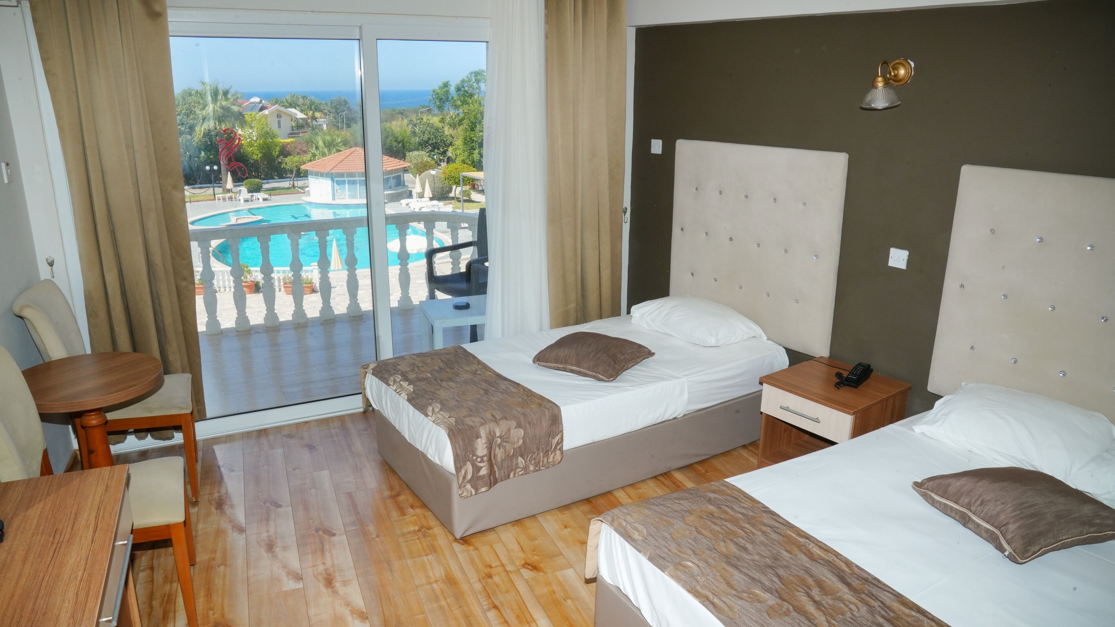 Standard Oda, 1 Yatak Odası, Havuz Manzaralı | Ücretsiz kablosuz İnternet 