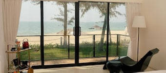 The Postcard on the Arabian Sea