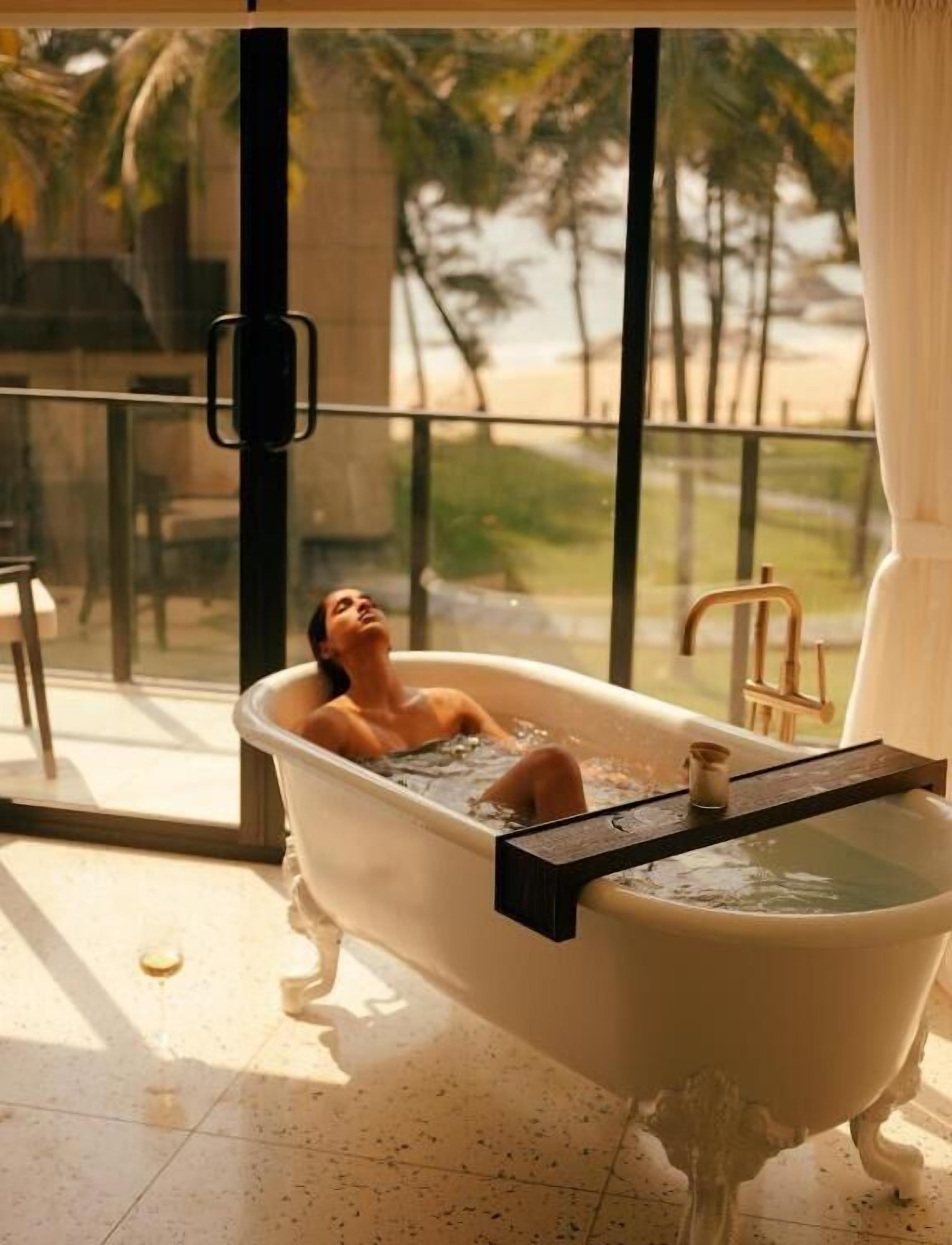 Luxury Room | Bathroom amenities