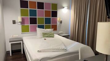Comfort-Doppel- oder -Zweibettzimmer, Nichtraucher, eigenes Bad | Laptopgeeigneter Arbeitsplatz, kostenloses WLAN, Bettwäsche