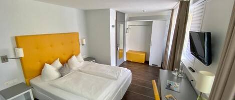 Espace de travail pour ordinateur portable, Wi-Fi gratuit, draps fournis