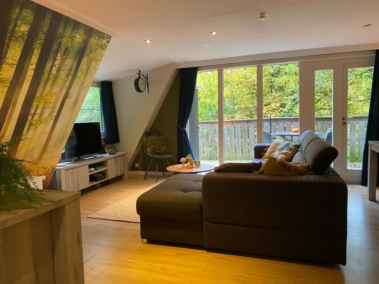 TV connectée, table de tennis de table