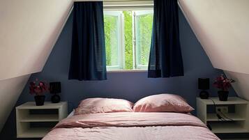 2 slaapkamers, reisbedje, wifi