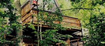 A chalet on a hill in the forest, with a beautiful view of the Ardennes.