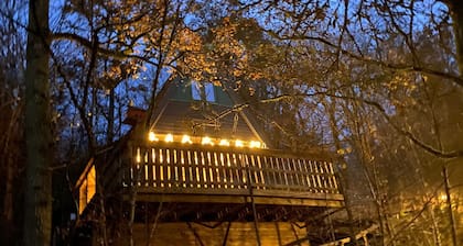 A chalet on a hill in the forest, with a beautiful view of the Ardennes.