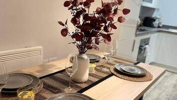 Apartment | Dining