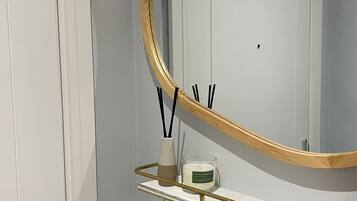 Apartment | Bathroom