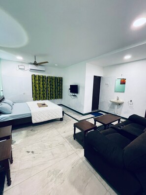 Suite | Allergitestet sengetøy, skrivebord, wi-fi (inkludert) og sengetøy