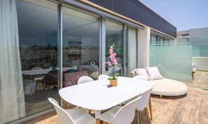 Outdoor dining - Cozy House in Mogan (Mogan)