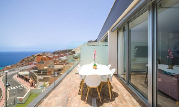 Outdoor dining - Cozy House in Mogan (Mogan)