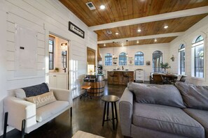 TV, fireplace, video games, offices - Chic Cottage w/ Hot Tub, Pond & Fire Pit Deck (Broken Bow)