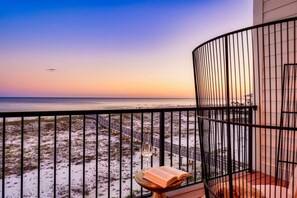 Property grounds - 6BR Gulf-Front Luxury w/ Pool & Hot Tub (Orange Beach)