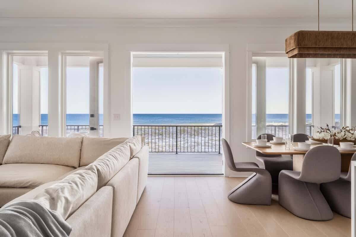 Een televisie, videogames en een kantoor