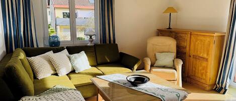 Tv, böcker och en stereo