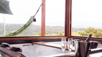 Classic Chalet | Jetted tub