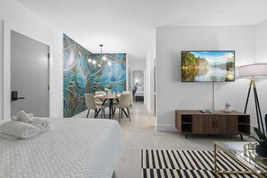 1 bedroom, iron/ironing board, WiFi, bed sheets - Chic Miami Beach Apt, Sleeps 4, Near Ocean (Miami Beach)
