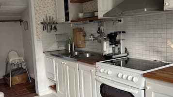 KylskÄp, mikrovÄgsugn, ugn och spishÀll