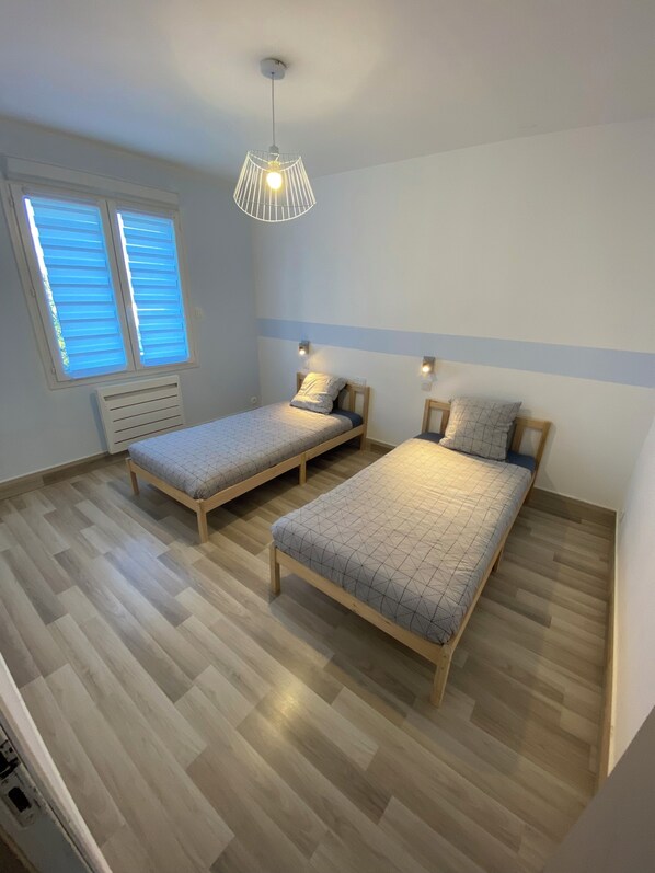 2 bedrooms, iron/ironing board, WiFi, bed sheets - Le Pavillon Aux Erables (Herry)