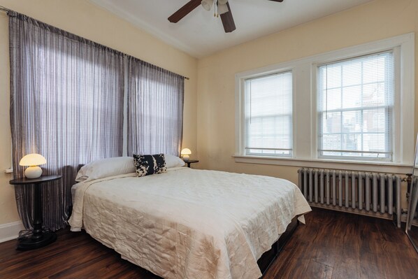 1 chambre, bureau, fer et planche à repasser, accès au Wi-Fi (inclus)