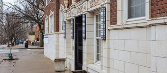 Stunning Downtown Views+Parking