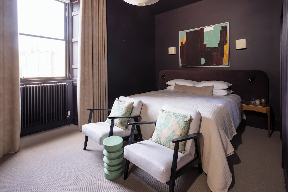Salamander | Premium bedding, pillowtop beds, individually decorated