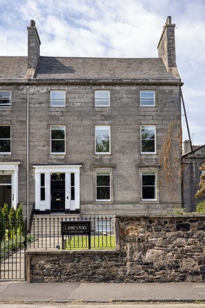 Exterior - 3 Johns Place Townhouse (Edinburgh)